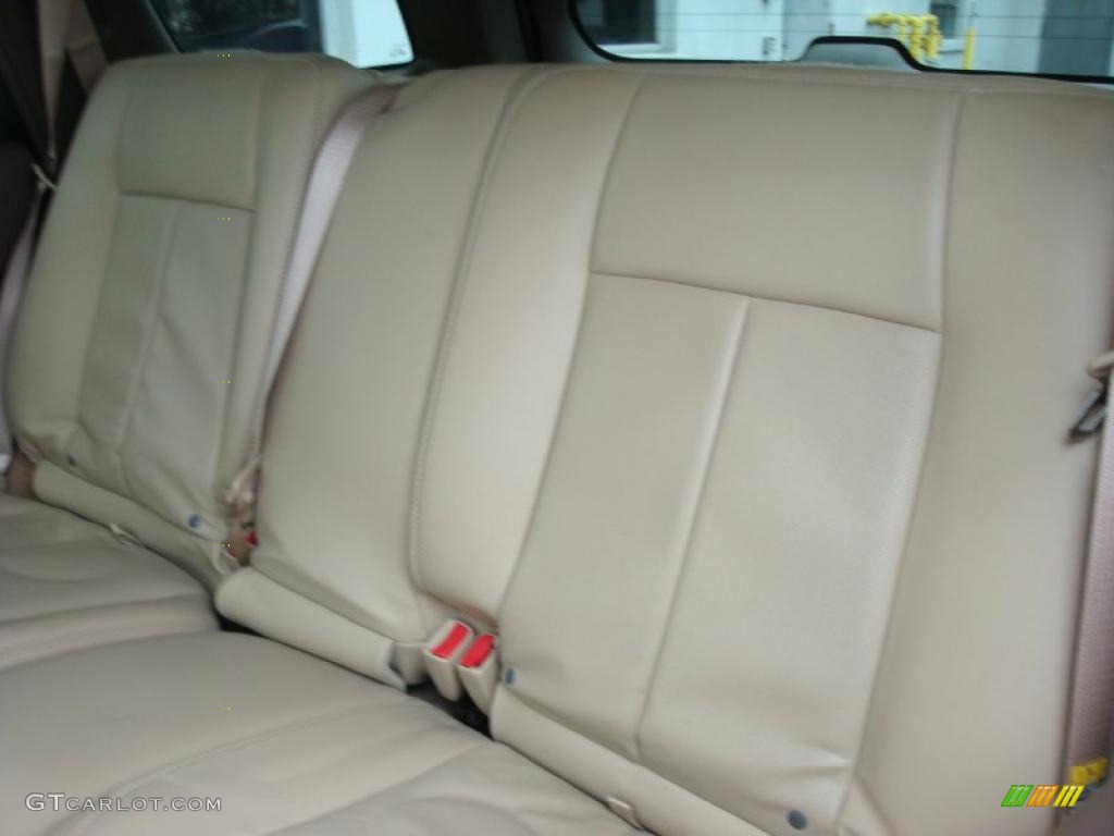 2006 Rainier CXL AWD - Deep Sapphire Blue Metallic / Cashmere photo #13