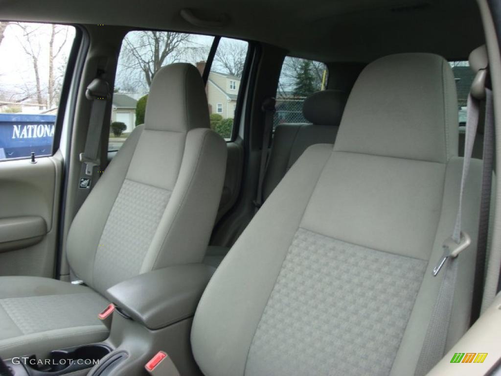 2007 Liberty Sport 4x4 - Stone White / Khaki photo #6