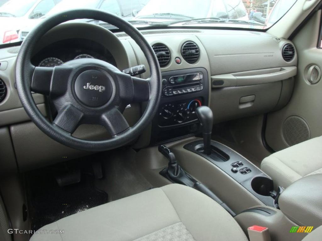 2007 Liberty Sport 4x4 - Stone White / Khaki photo #7