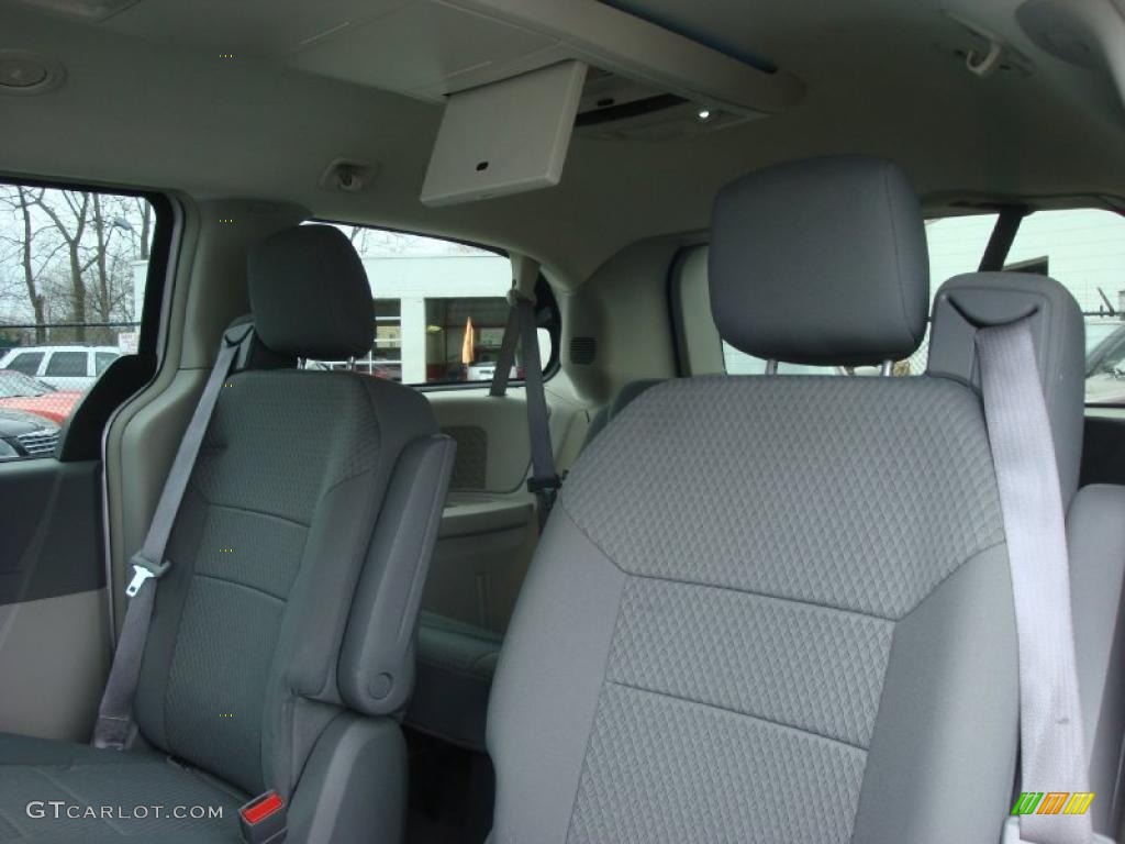 2009 Bright Silver Metallic Chrysler Town Amp Country