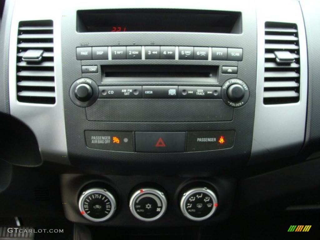 2007 Outlander XLS 4WD - Cool Silver Metallic / Black photo #13