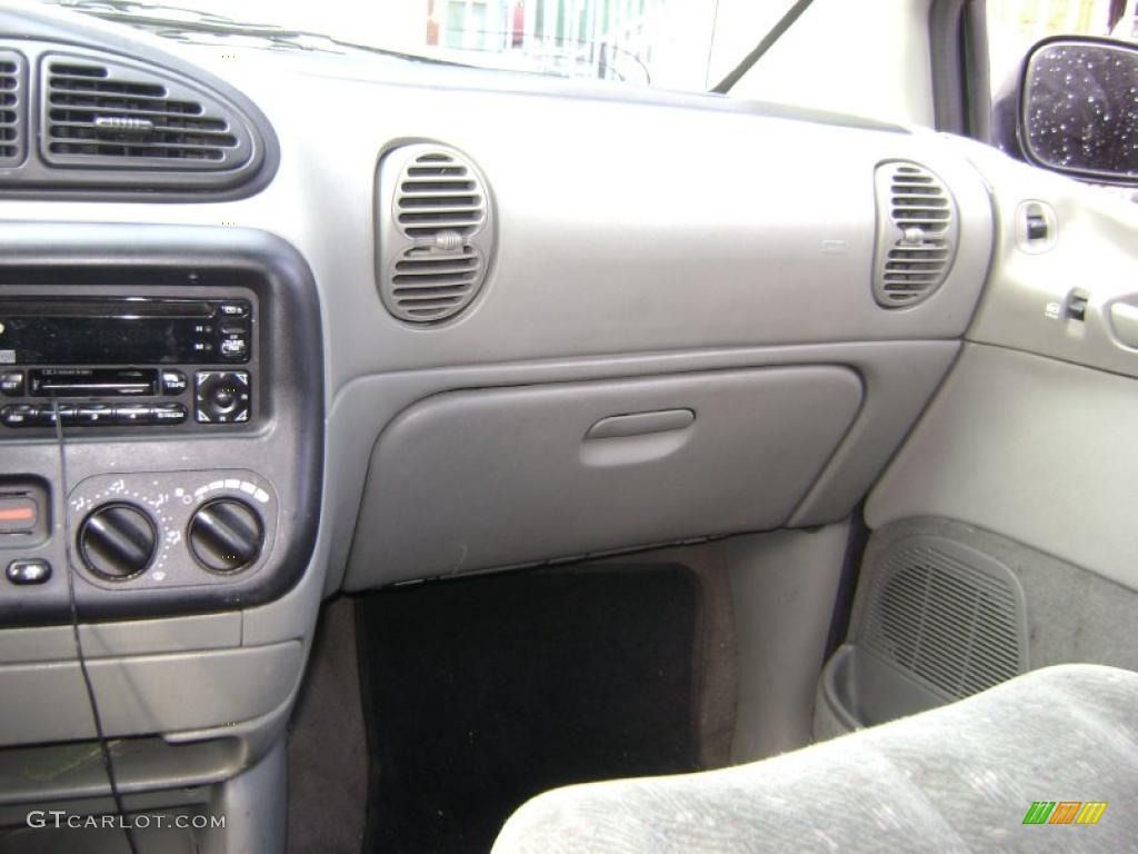 1998 Grand Voyager SE - Forest Green Pearl / Mist Gray photo #19