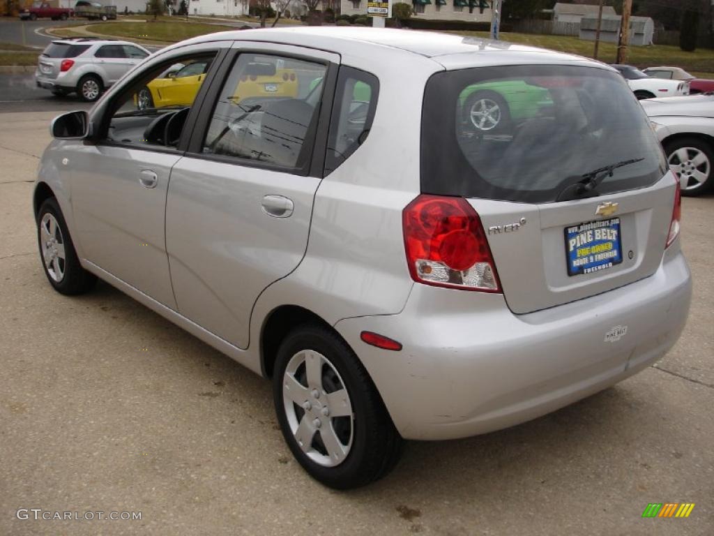 2008 Aveo Aveo5 LS - Cosmic Silver Metallic / Charcoal photo #6