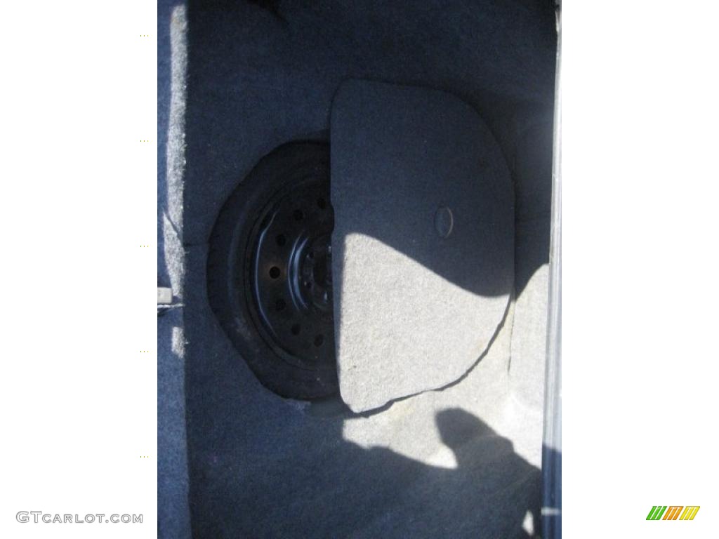 2004 Impala LS - Black / Medium Gray photo #21