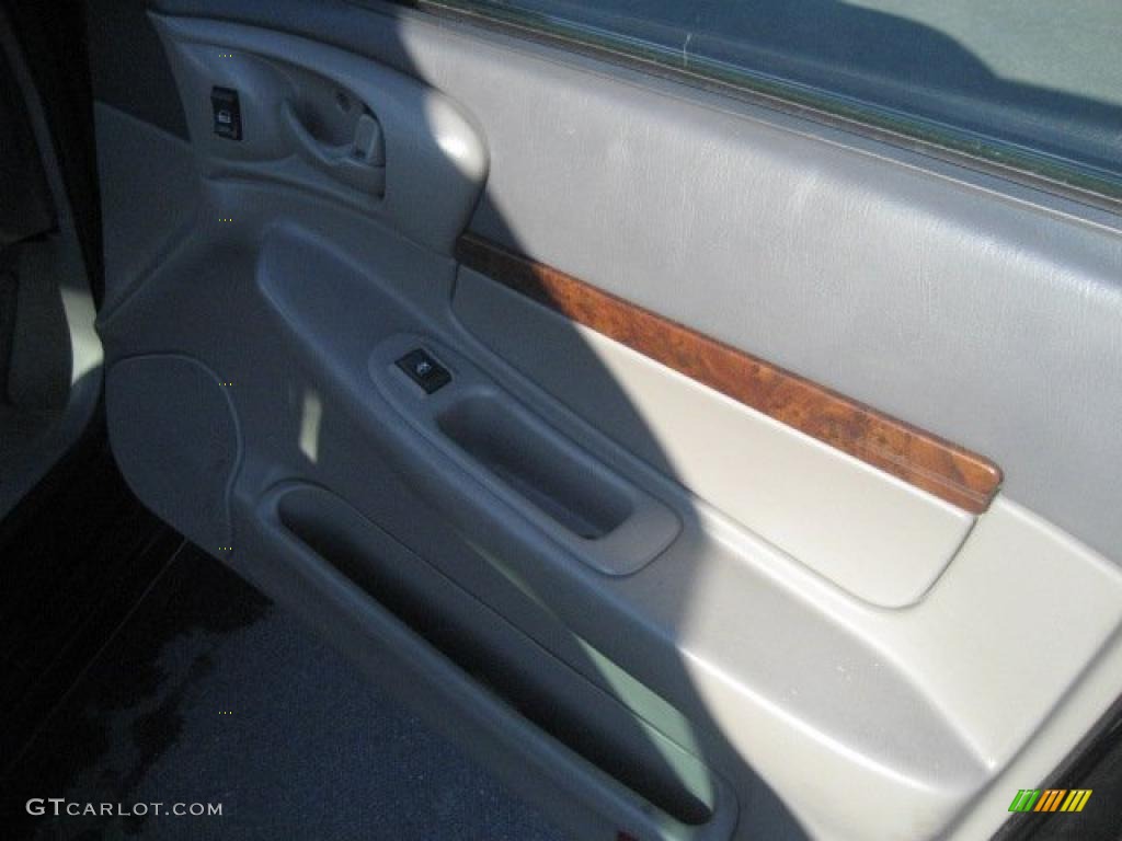 2004 Impala LS - Black / Medium Gray photo #27