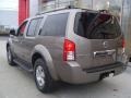 Granite Metallic - Pathfinder SE 4x4 Photo No. 5