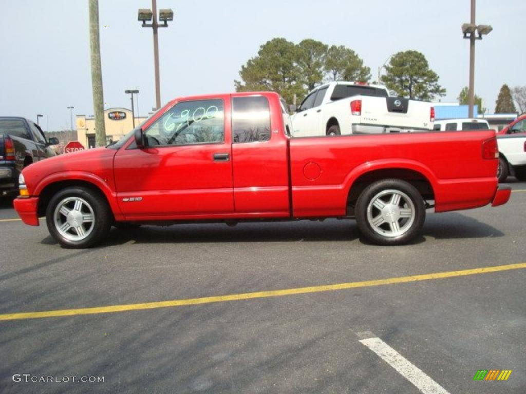 2000 S10 LS Extended Cab - Victory Red / Medium Gray photo #3