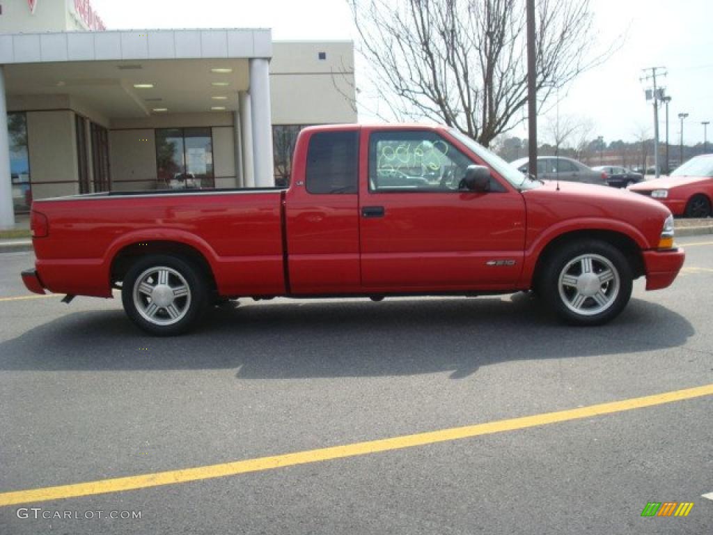 2000 S10 LS Extended Cab - Victory Red / Medium Gray photo #7