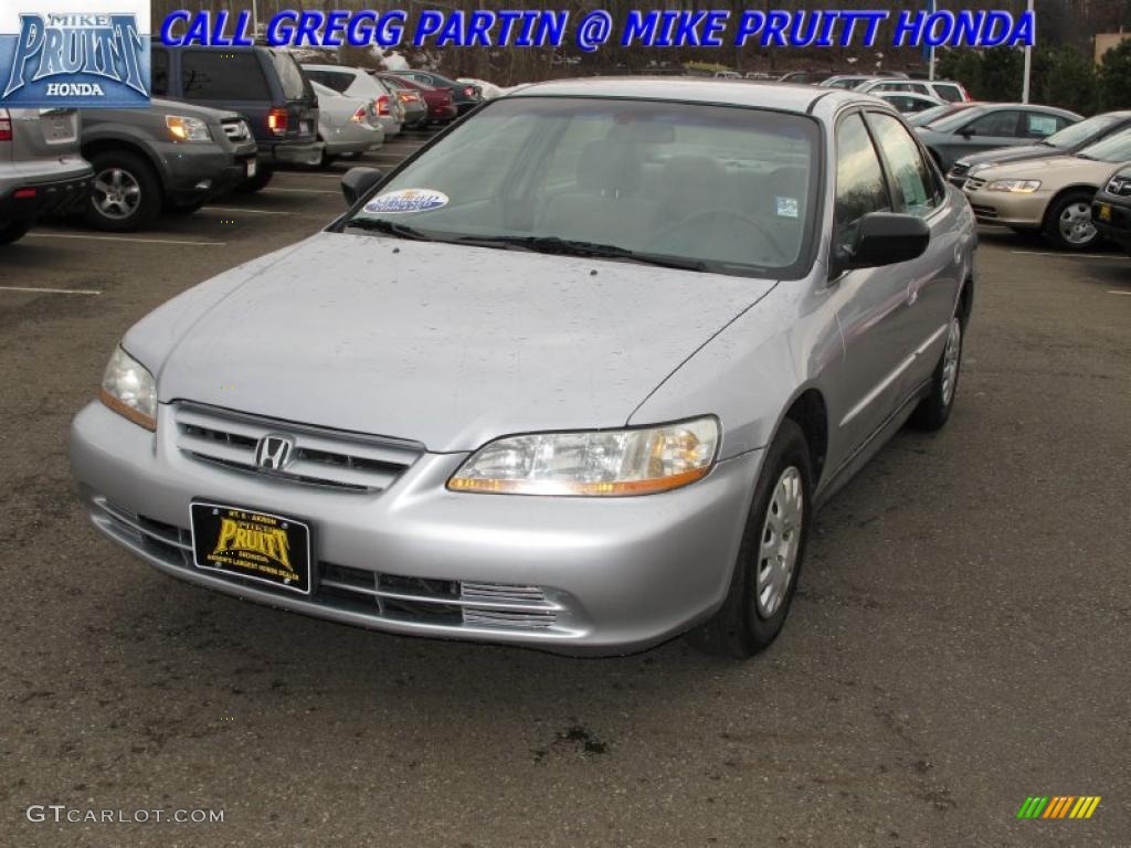 2002 Accord VP Sedan - Satin Silver Metallic / Quartz Gray photo #3