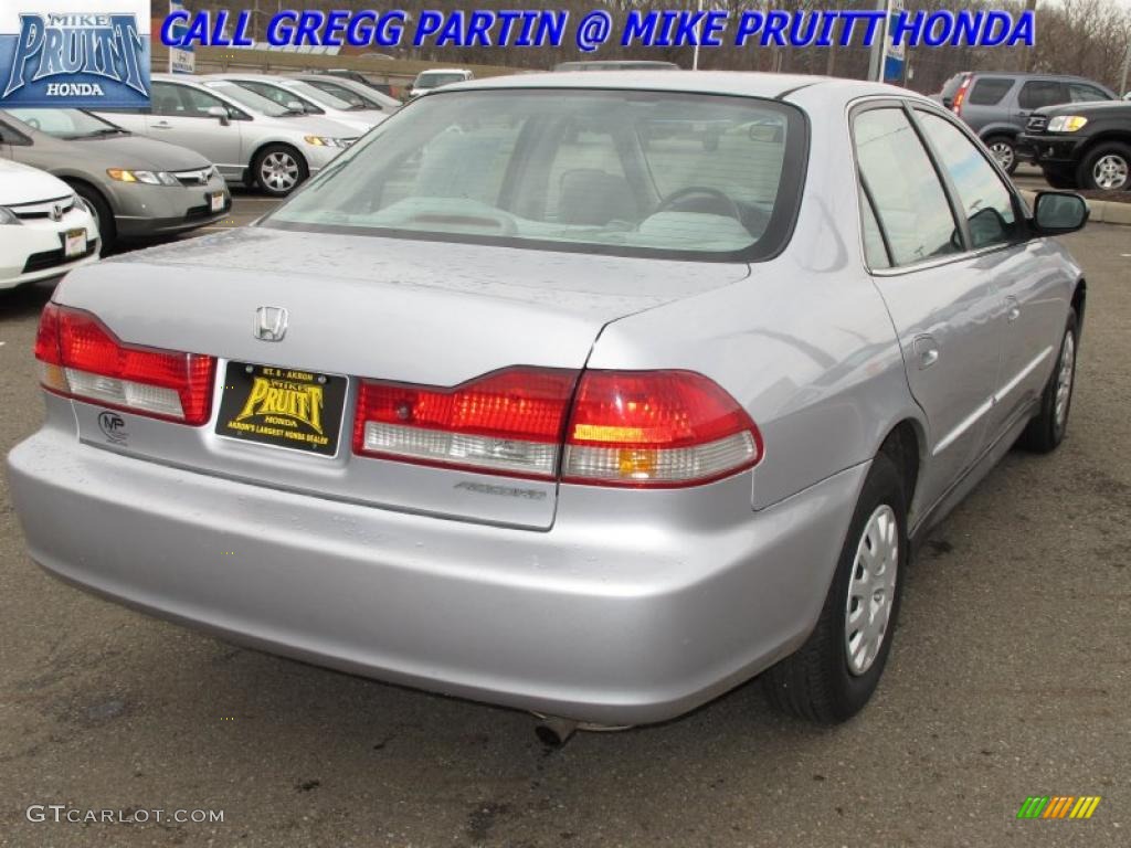 2002 Accord VP Sedan - Satin Silver Metallic / Quartz Gray photo #7