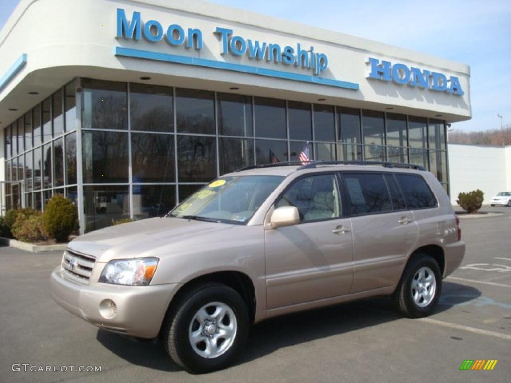 2005 Highlander V6 - Sonora Gold Pearl / Ivory photo #1