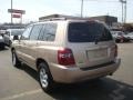 2005 Sonora Gold Pearl Toyota Highlander V6  photo #2