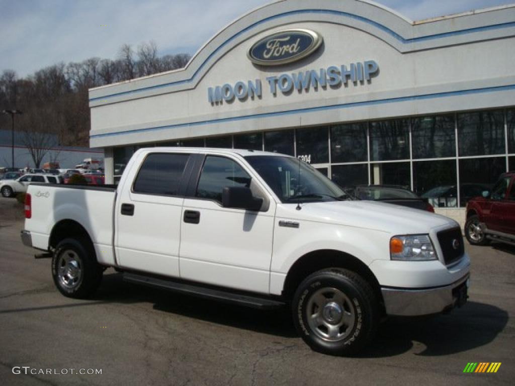 2006 F150 XLT SuperCrew 4x4 - Oxford White / Black/Medium Flint photo #1