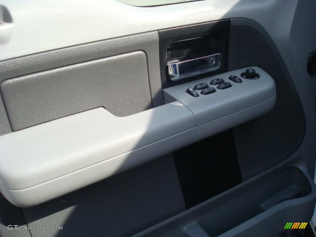 2006 F150 XLT SuperCrew 4x4 - Oxford White / Black/Medium Flint photo #11