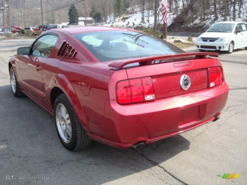 2007 Mustang GT Premium Coupe - Redfire Metallic / Dark Charcoal photo #4
