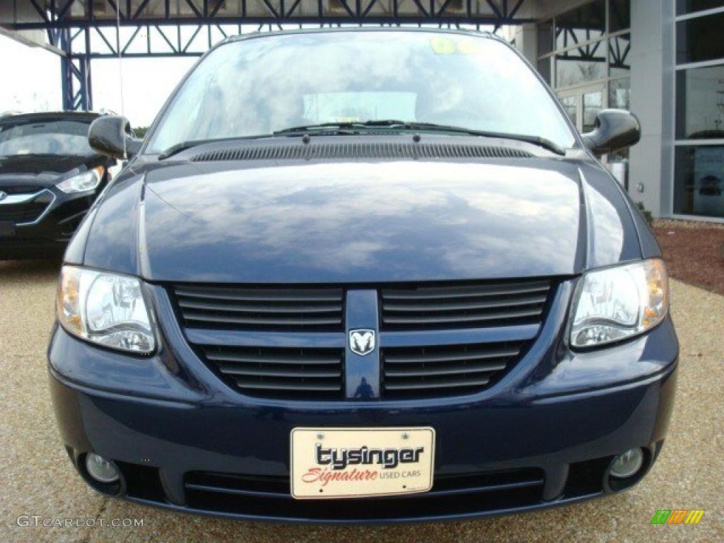 2006 Grand Caravan SXT - Midnight Blue Pearl / Dark Khaki/Light Graystone photo #9