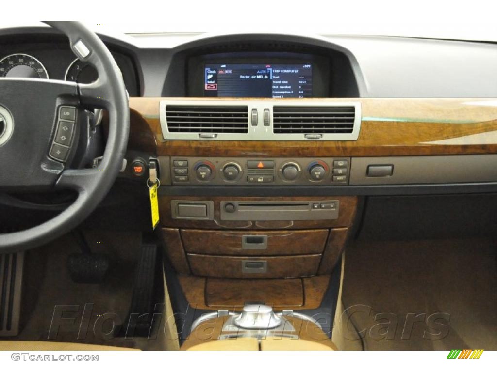 2002 7 Series 745i Sedan - Black Sapphire Metallic / Natural Brown photo #15