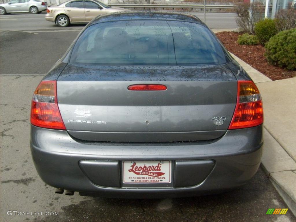 2004 300 M Sedan - Graphite Metallic / Dark Slate Gray photo #4