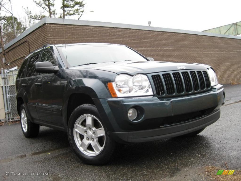 2005 Grand Cherokee Laredo - Deep Beryl Green Pearl / Medium Slate Gray photo #2