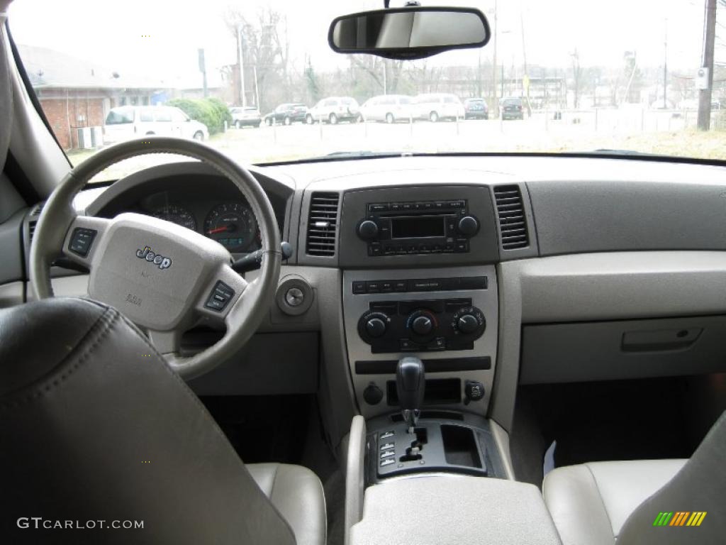2005 Grand Cherokee Laredo - Deep Beryl Green Pearl / Medium Slate Gray photo #11