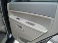 Black - Grand Cherokee Laredo 4x4 Photo No. 17