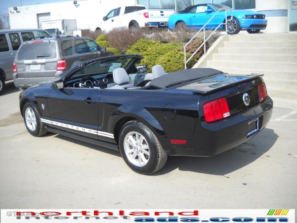 2009 Mustang V6 Convertible - Black / Light Graphite photo #9