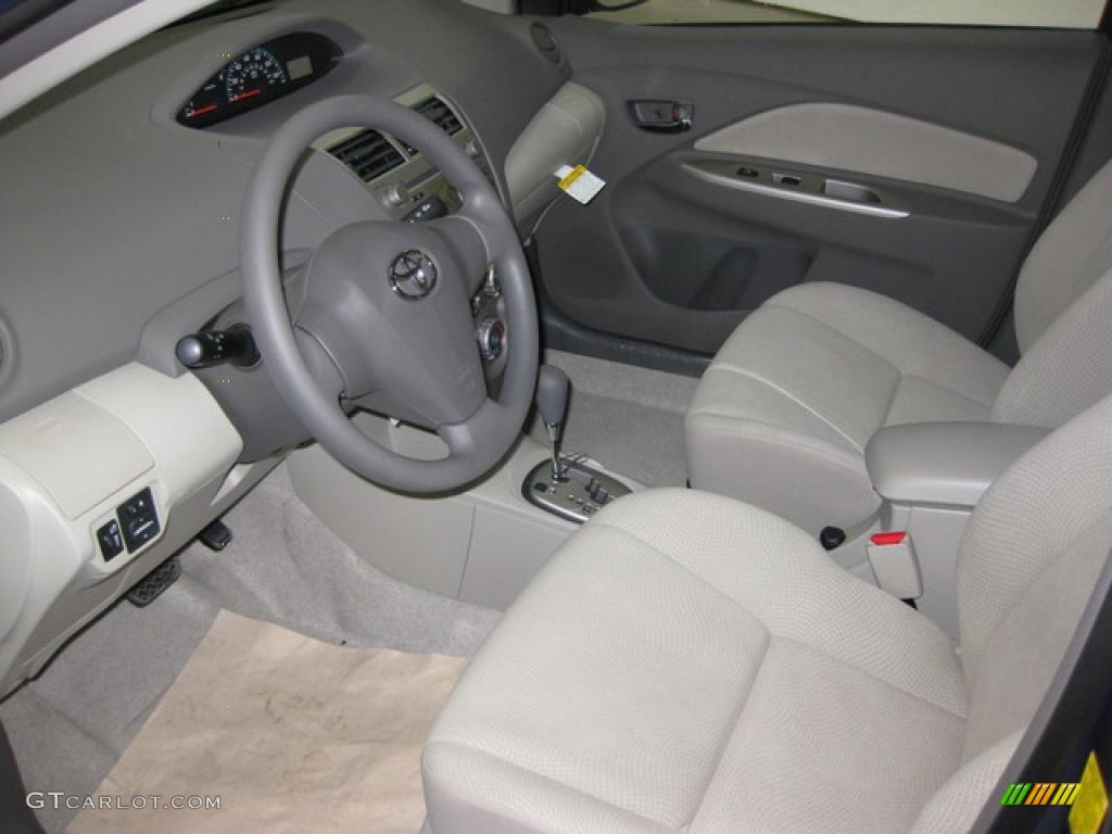 2010 Yaris Sedan - Pacific Blue Metallic / Dark Charcoal photo #2
