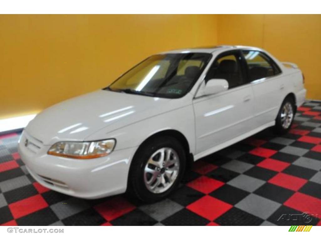 2002 Accord EX V6 Sedan - Taffeta White / Ivory photo #3