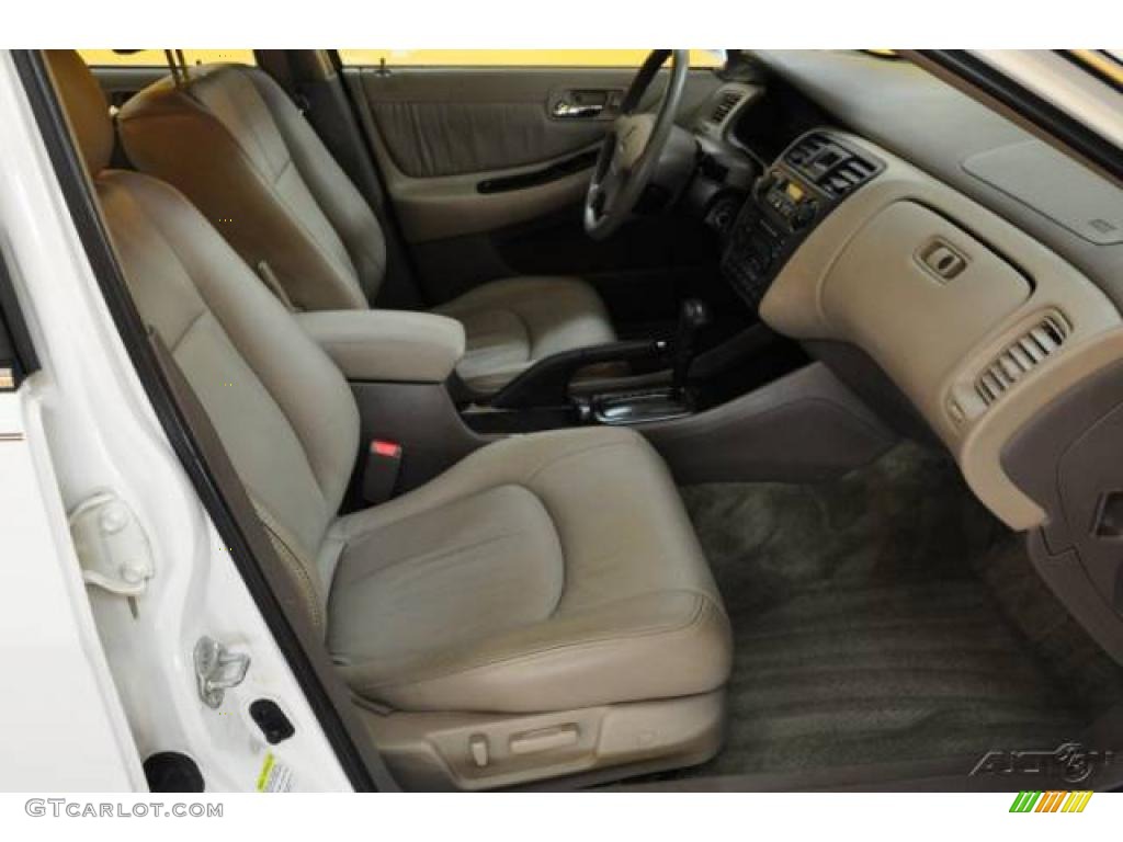 2002 Accord EX V6 Sedan - Taffeta White / Ivory photo #15