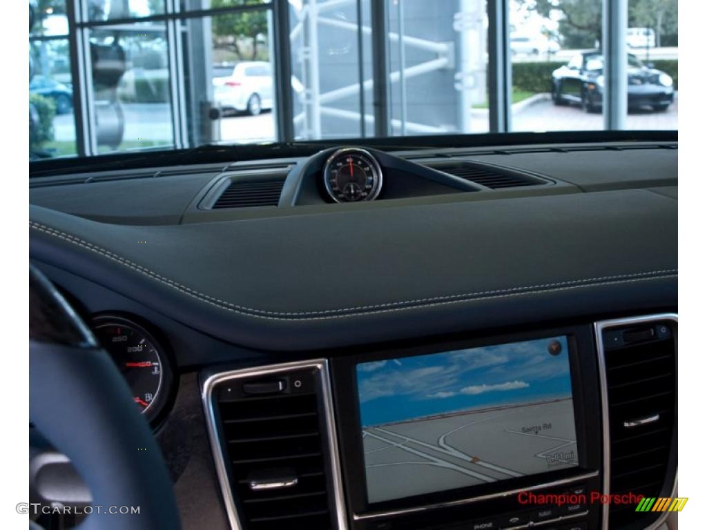 2010 Panamera Turbo - Yachting Blue Metallic / Yachting Blue/Cream photo #15