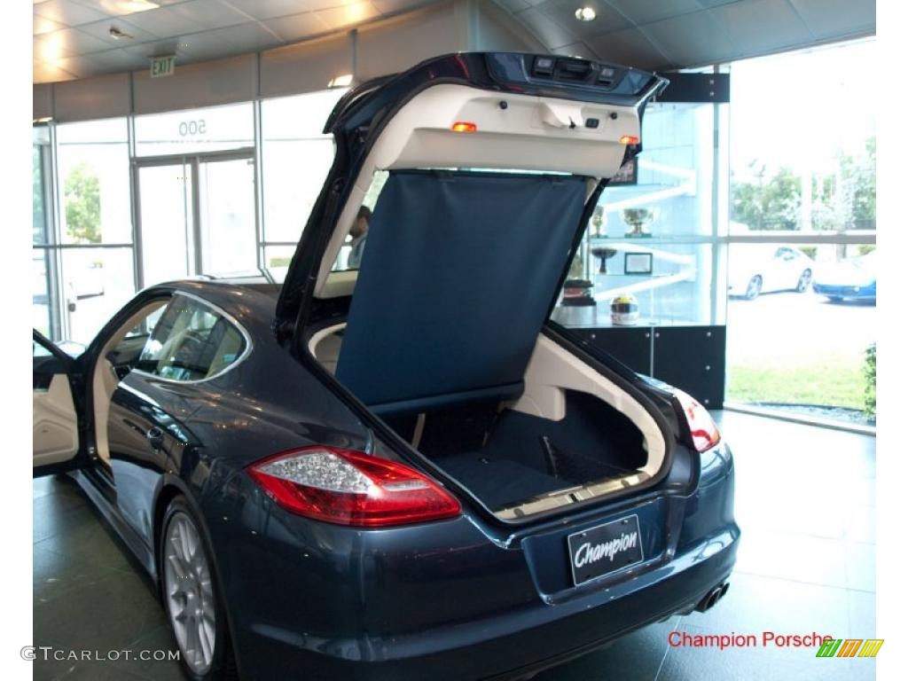 2010 Panamera Turbo - Yachting Blue Metallic / Yachting Blue/Cream photo #21