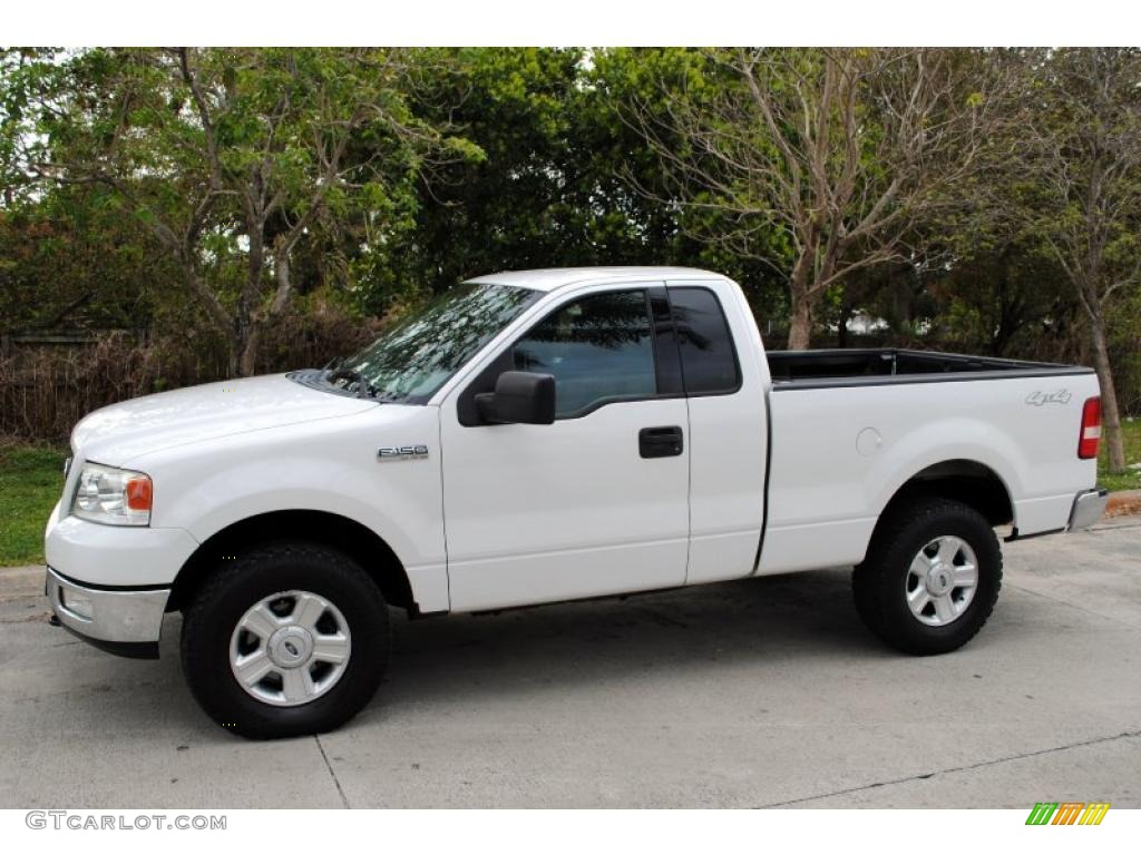 2004 F150 XLT Regular Cab 4x4 - Oxford White / Dark Flint photo #2