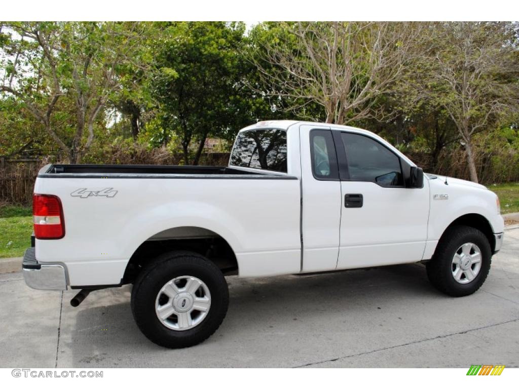 2004 F150 XLT Regular Cab 4x4 - Oxford White / Dark Flint photo #8