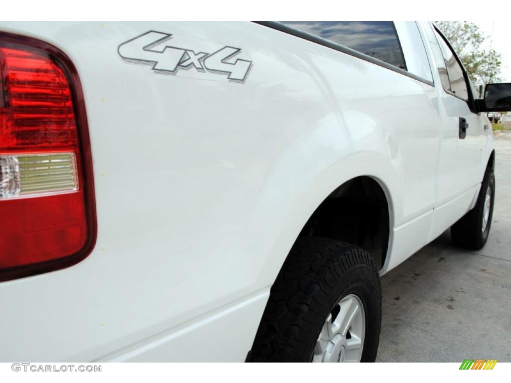 2004 F150 XLT Regular Cab 4x4 - Oxford White / Dark Flint photo #15