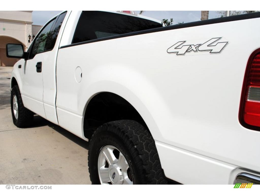 2004 F150 XLT Regular Cab 4x4 - Oxford White / Dark Flint photo #16