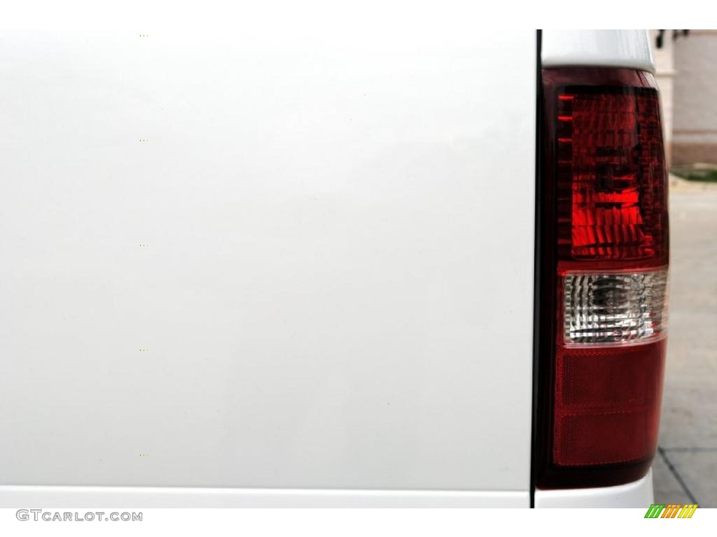 2004 F150 XLT Regular Cab 4x4 - Oxford White / Dark Flint photo #26