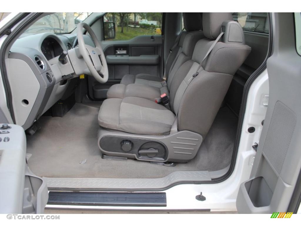 2004 F150 XLT Regular Cab 4x4 - Oxford White / Dark Flint photo #31