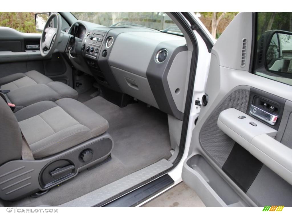 2004 F150 XLT Regular Cab 4x4 - Oxford White / Dark Flint photo #36