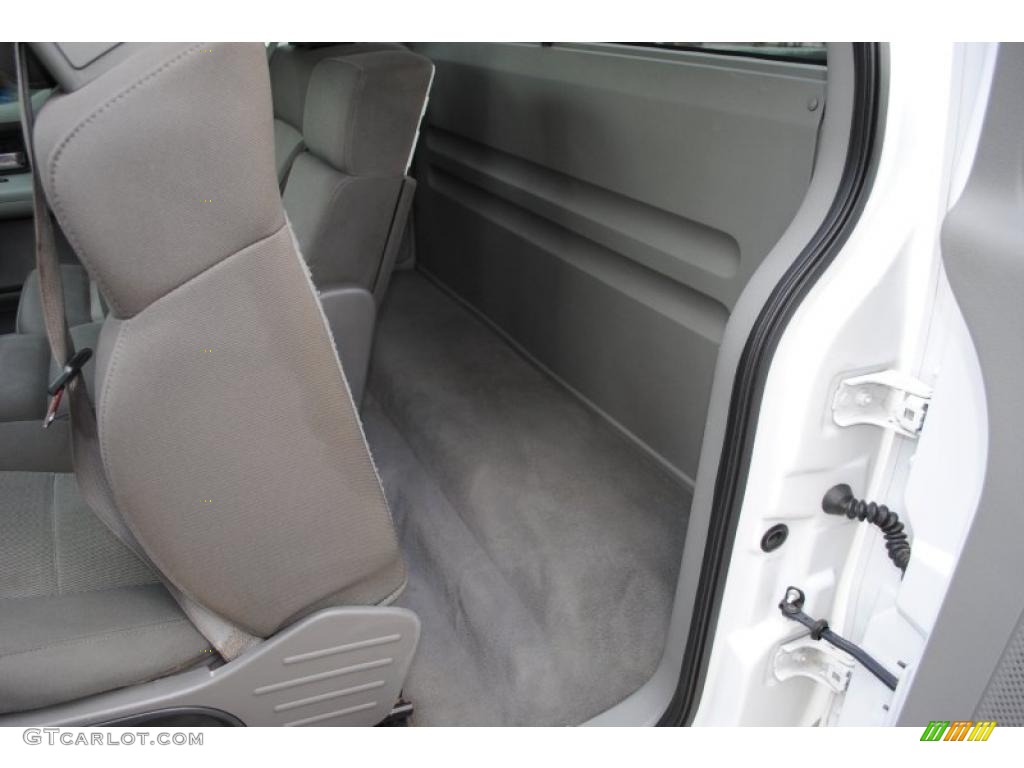 2004 F150 XLT Regular Cab 4x4 - Oxford White / Dark Flint photo #45