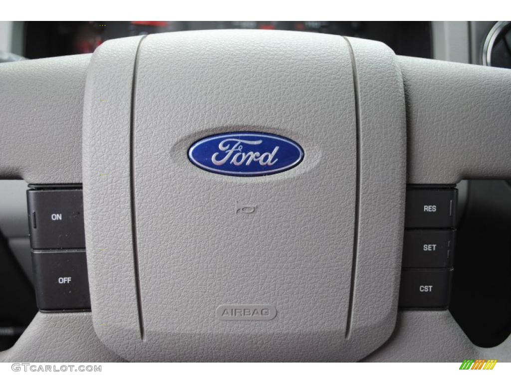 2004 F150 XLT Regular Cab 4x4 - Oxford White / Dark Flint photo #50