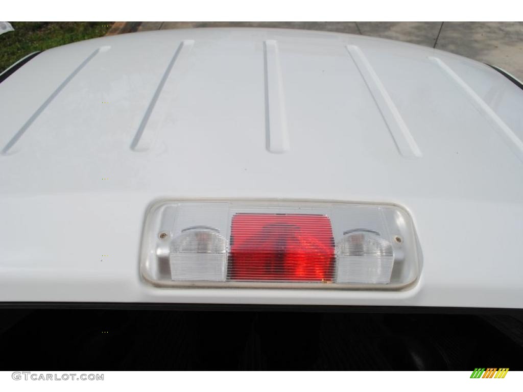 2004 F150 XLT Regular Cab 4x4 - Oxford White / Dark Flint photo #58