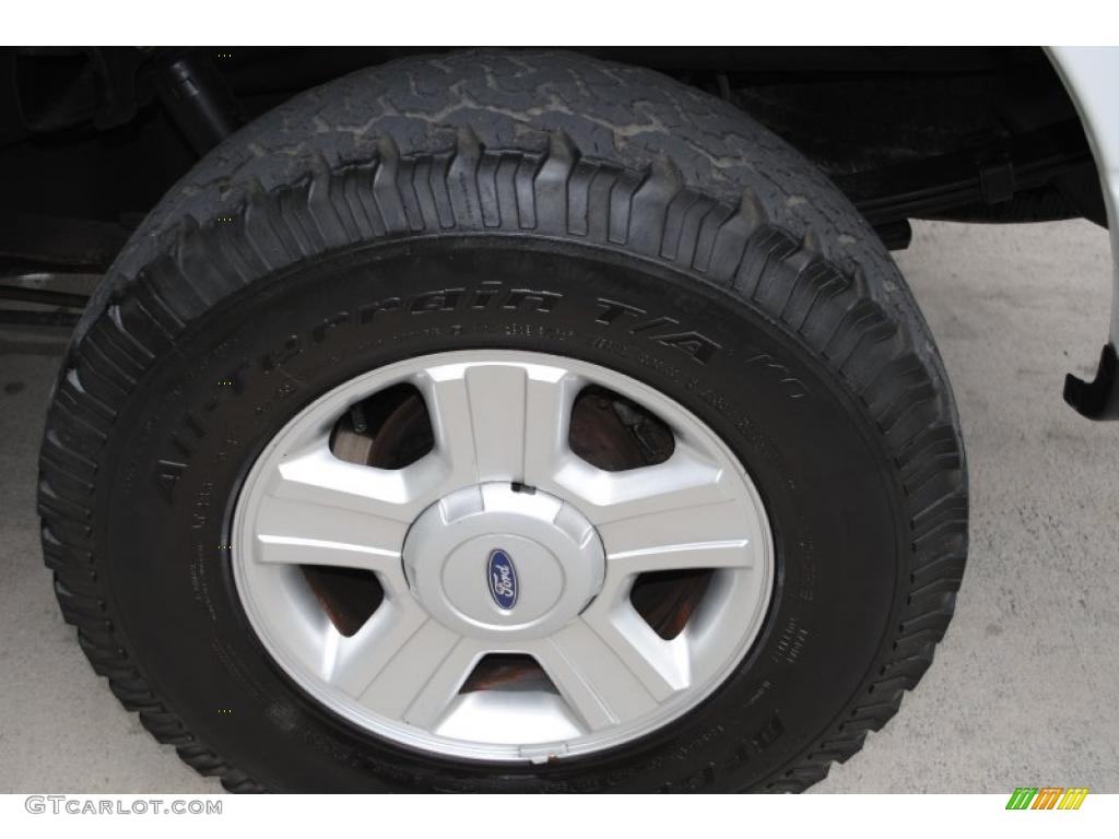 2004 F150 XLT Regular Cab 4x4 - Oxford White / Dark Flint photo #62