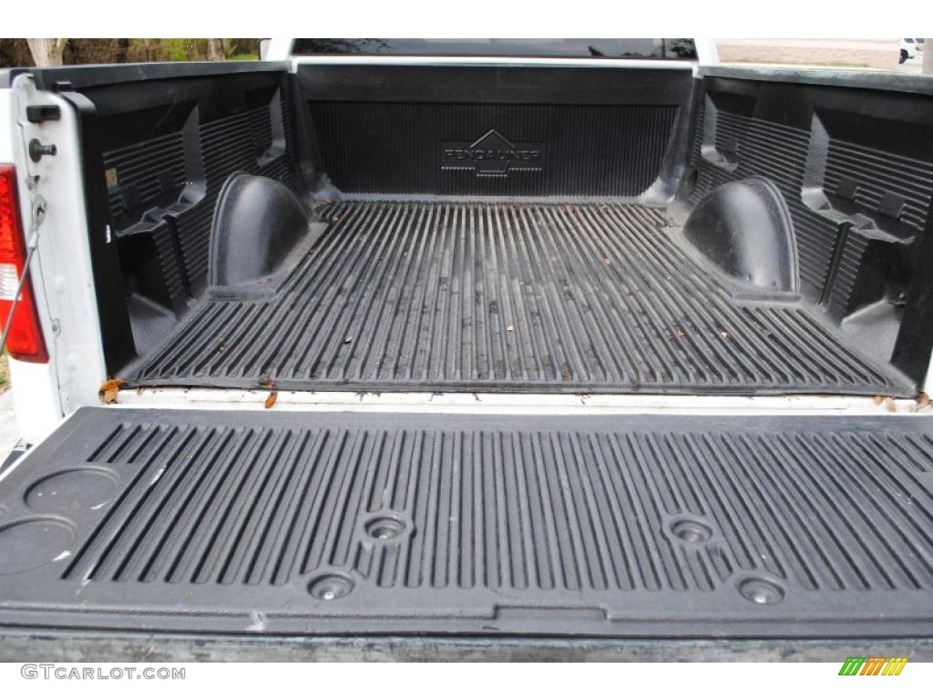 2004 F150 XLT Regular Cab 4x4 - Oxford White / Dark Flint photo #63