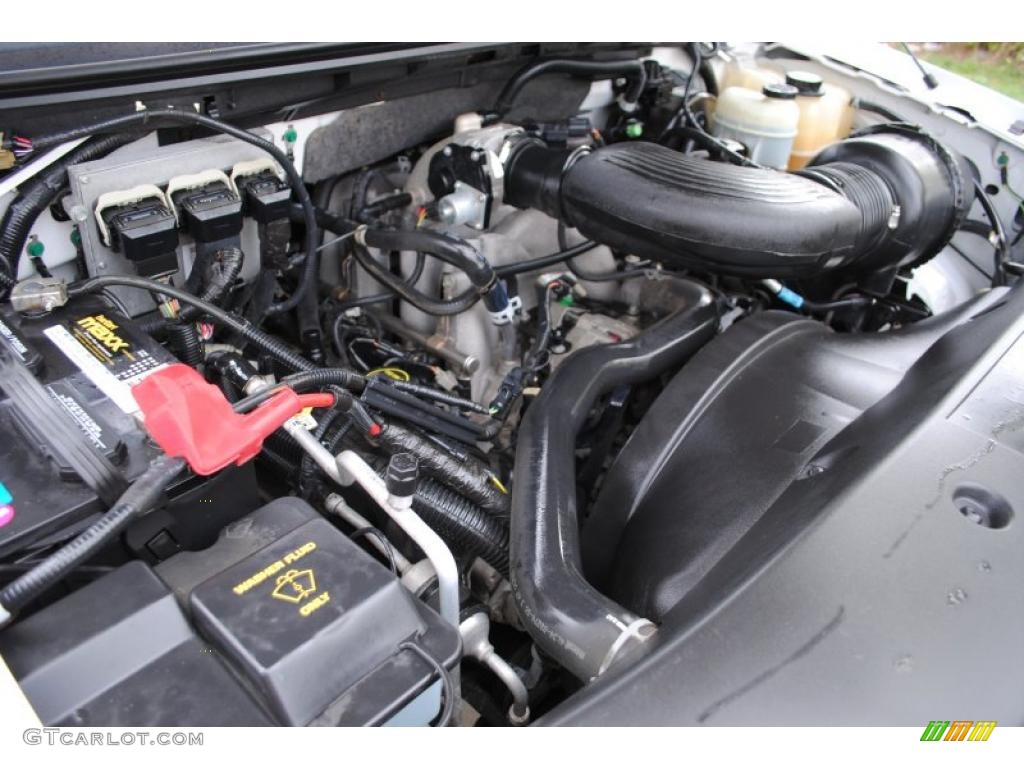 2004 F150 XLT Regular Cab 4x4 - Oxford White / Dark Flint photo #65
