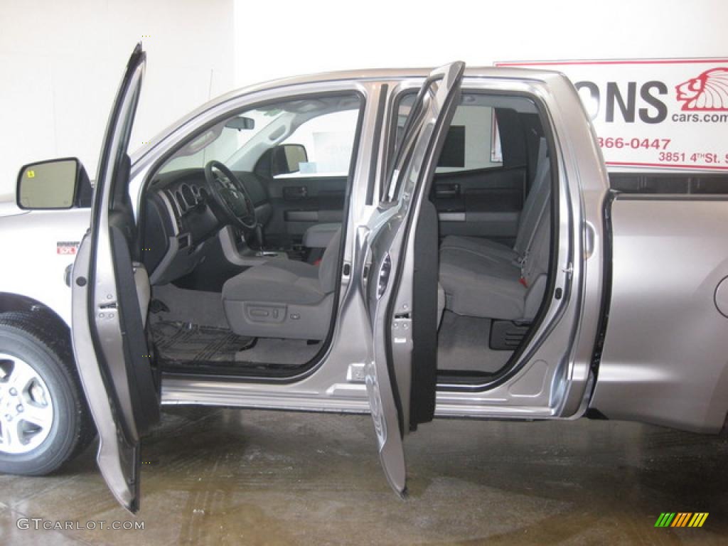 2010 Tundra Double Cab 4x4 - Silver Sky Metallic / Graphite Gray photo #4