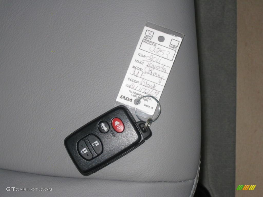 2011 Camry XLE V6 - Black / Ash photo #10