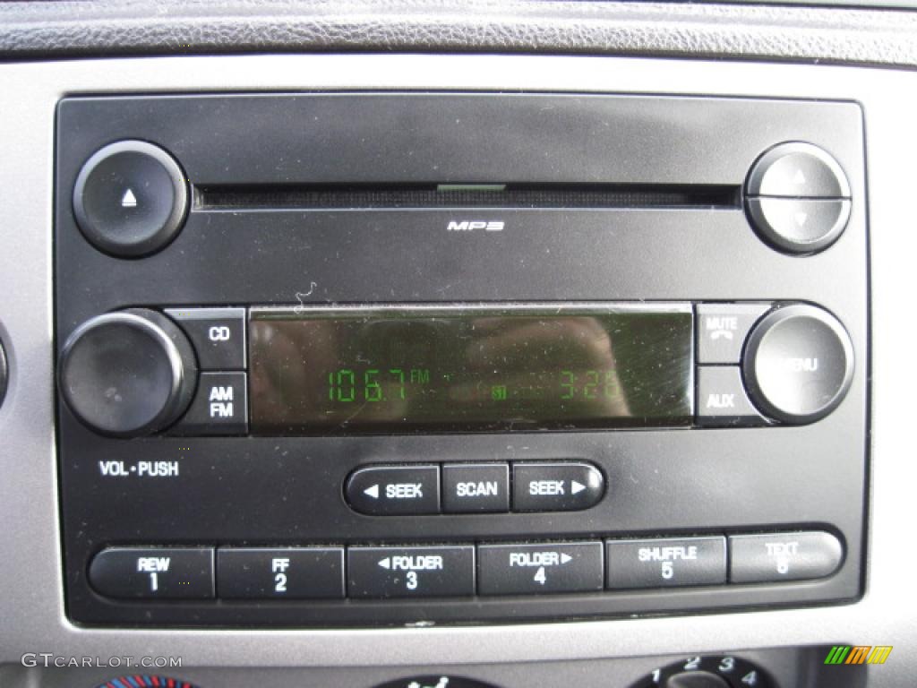 2007 Focus ZX5 SE Hatchback - CD Silver Metallic / Charcoal photo #16