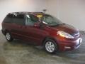 Salsa Red Pearl - Sienna XLE Photo No. 3