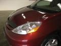 Salsa Red Pearl - Sienna XLE Photo No. 18