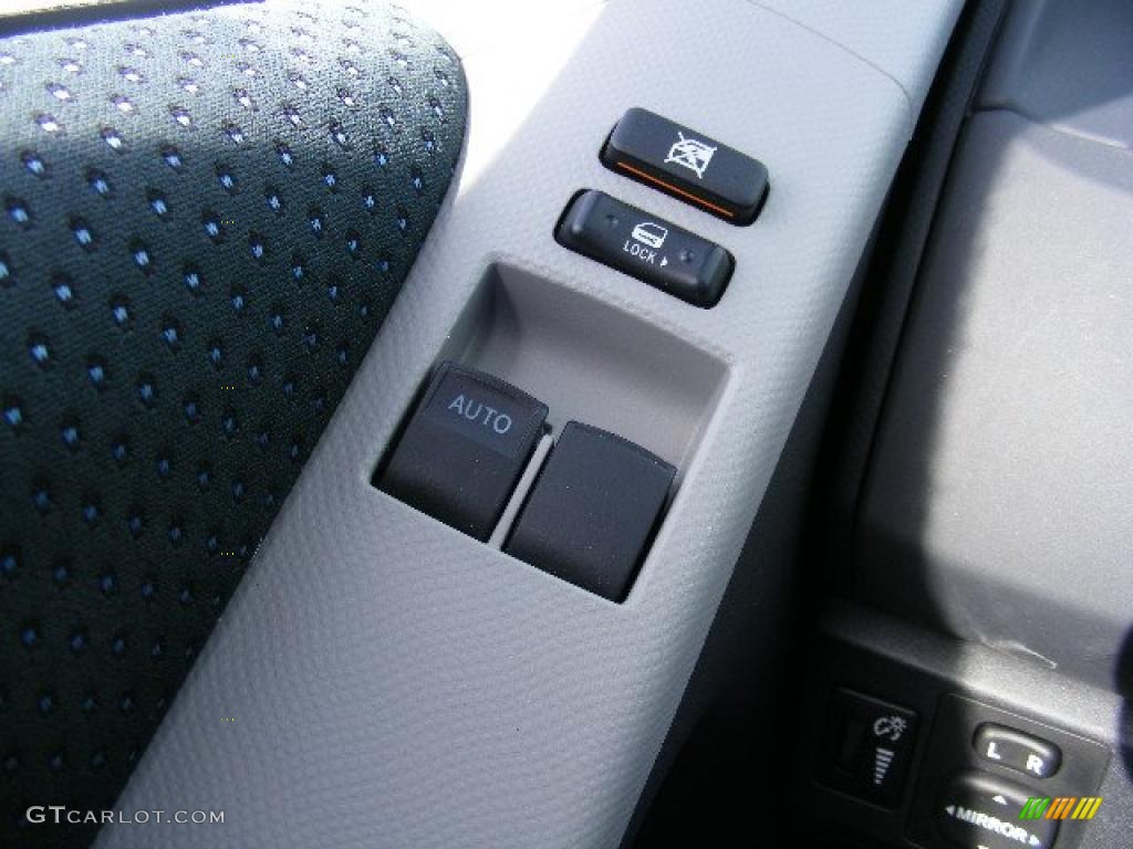 2008 Yaris 3 Door Liftback - Blazing Blue Pearl / Dark Charcoal photo #22